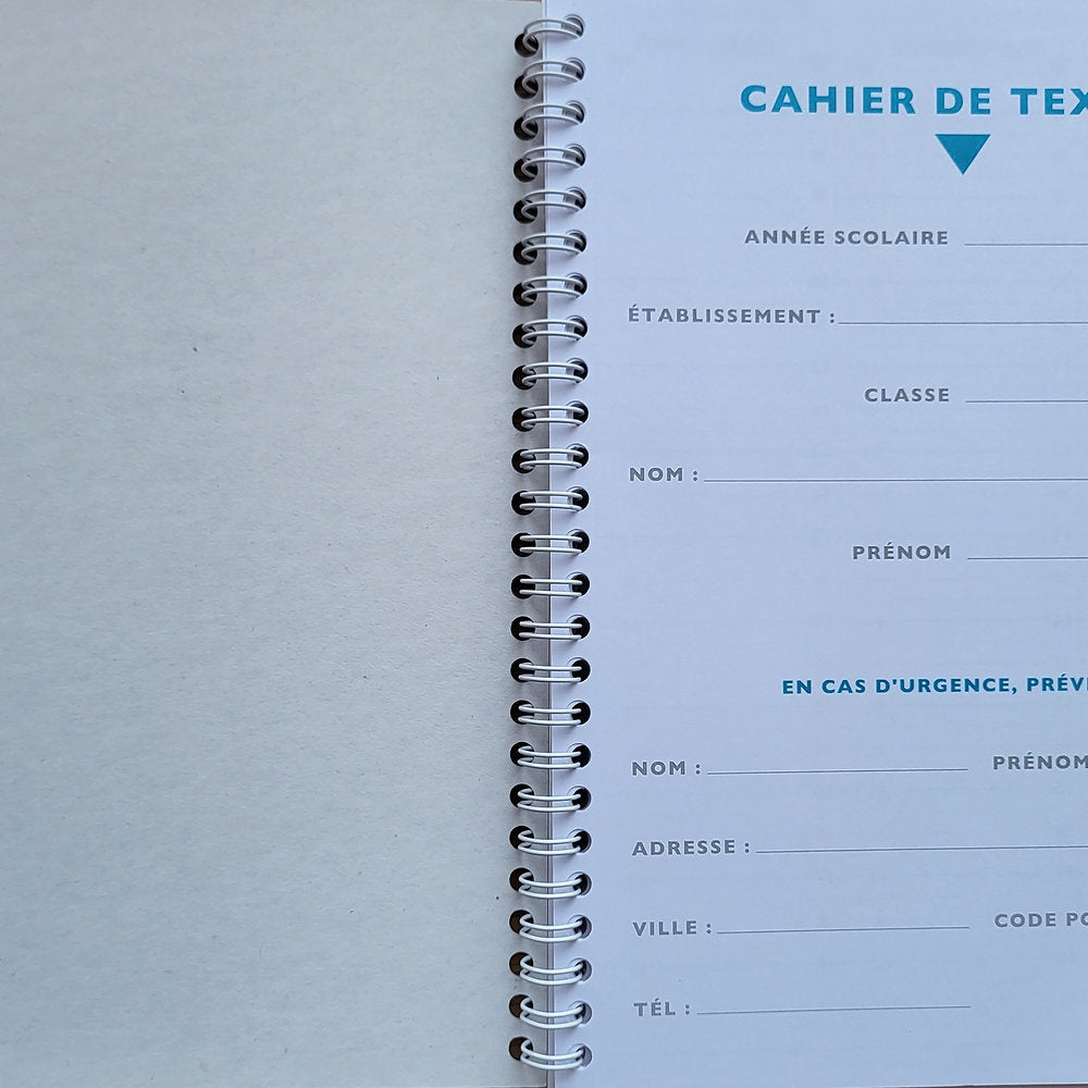Caiet spirala 17x22cm cu liniatura franceză, metric, 148 pagini,