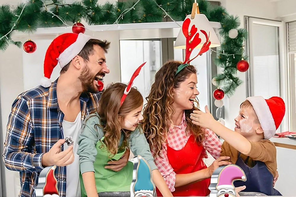 Set de 3 forme pentru prăjituri de Craciun, din oțel inoxidabil.