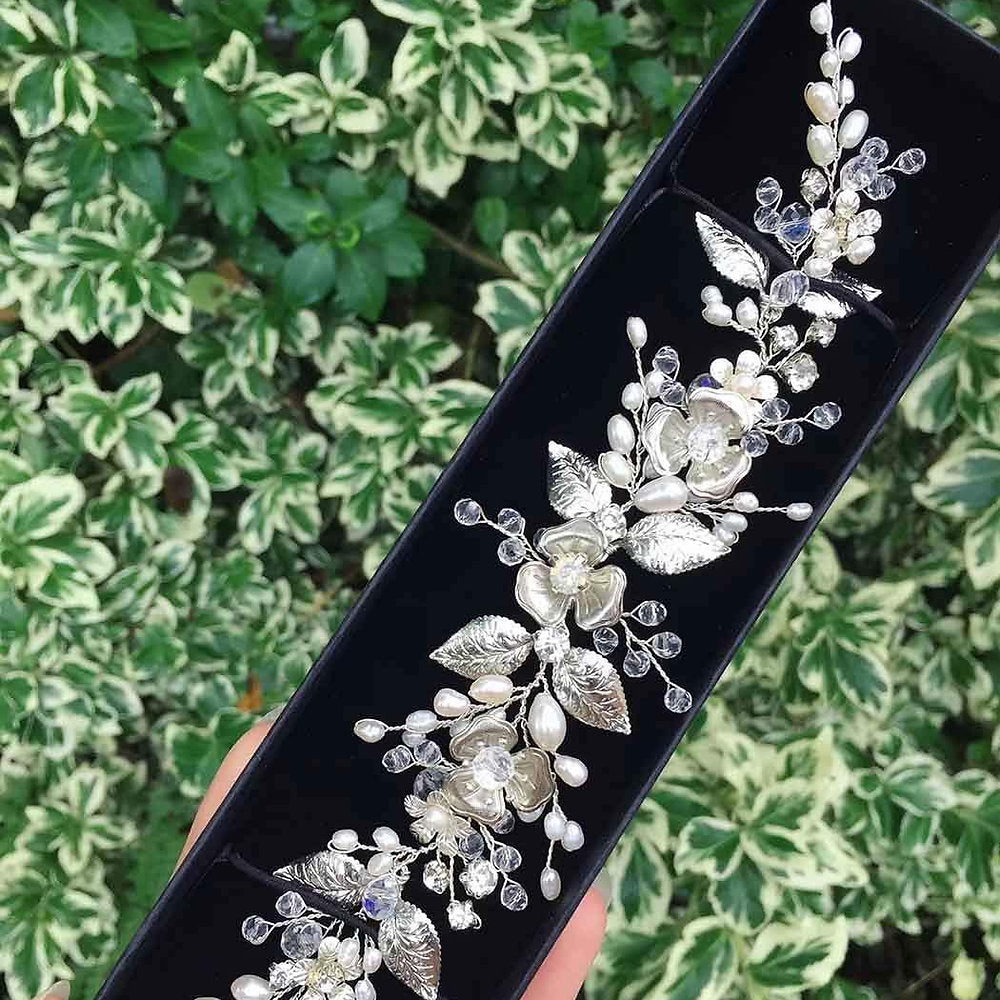 Accesorii par mirese ace, diferite modele, flori, perle